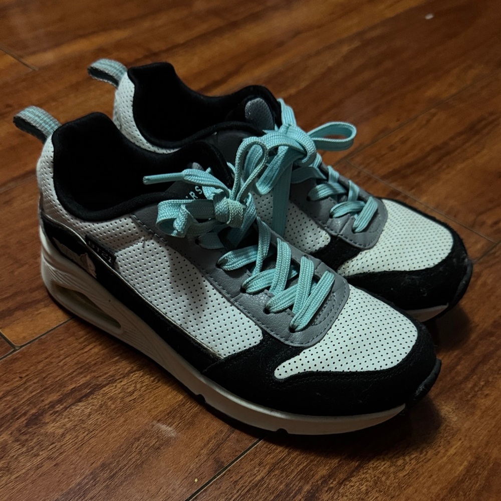 BT21 Van Skechers Sneakers size 6.5